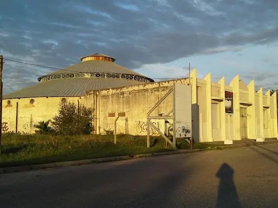 Ministerio de Turismo analiza situación jurídica del Pabellón de las Rosas y su posible traspaso a la Intendencia de Maldonado