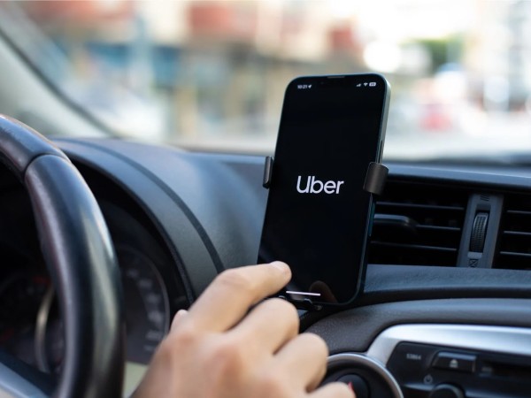 Malestar en turistas; un viaje en Uber puede costar entre 300 y 700 dólares entre El Placer o Manantiales y Punta del Este.