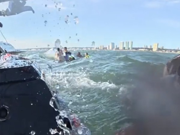 VIDEO | Así fue el tenso rescate de los tripulantes tras el vuelco de una embarcación en Punta del Este