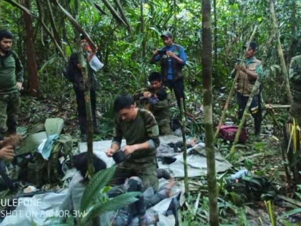 niños aparecieron, tragedia, avión, colombia