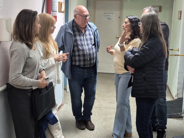 Intendente Abella se comprometió a buscar fondos para mejorar instalaciones del hogar de ancianos Ginés Cairo Medina