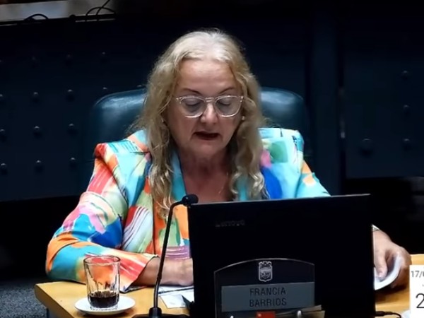 Edila del PC reiteró reclamos de vecinos de San Carlos respecto a oficina de Identificación Civil, reductores de velocidad, puente del arroyo San Carlos y baños químicos