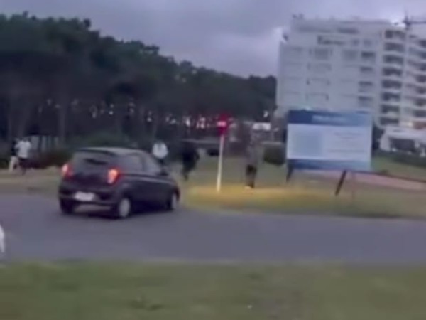 playa mansa, cargó contra peatones