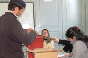 Uno de cada tres ciudadanos tiene voto definido para el domingo 