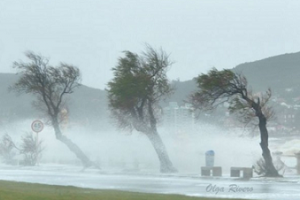 Rige advertencia amarilla por vientos y tormentas hasta el lunes
