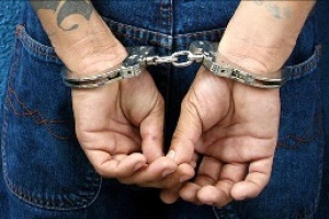Una madre entregó su hijo a la policía
