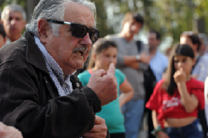 Mujica reafirmó su “solidaridad” hacia Calloia y Lorenzo
