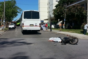 A prisión conductor del bus contra el que chocó y se mató un joven