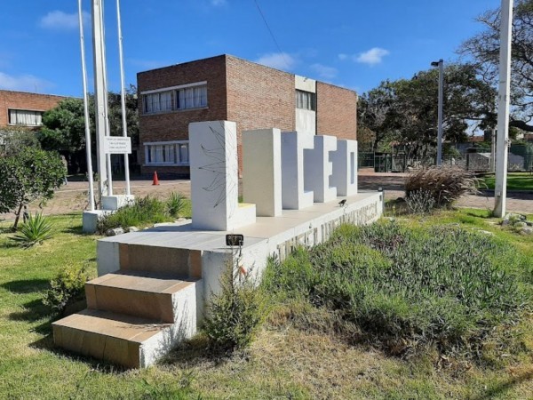Docentes paran hoy en liceo de Piriápolis por sistema de reconocimiento  asistencia y cuestionan situación edilicia del centro educativo