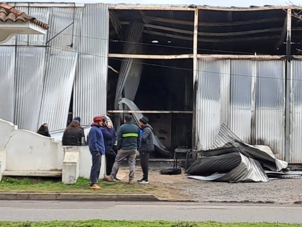 incendios,intencionales,conjunto,comercial,Lussich,PandeAzúcar