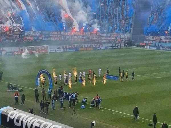 Dos nuevas personas fueron condenadas tras el lanzamiento de una bengala en un clásico del fútbol uruguayo