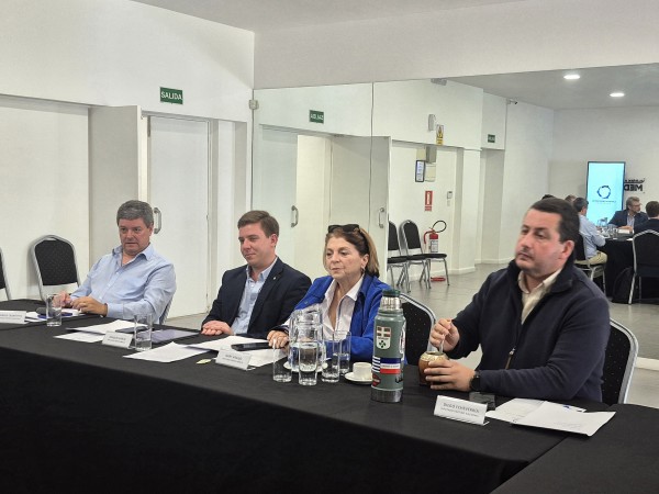 Reunión entre diputados de Maldonado y Cámara Empresarial por Presupuesto Nacional