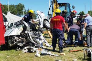 Navidad trágica: Tres muertos en accidente en ruta interbalnearia y 37