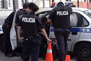Dos hombres armados encañonaron a la dueña y empleada de un comercio: se llevaron 25.000 pesos