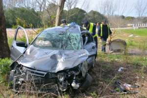 Familia de Maldonado protagonizó vuelco por un camión que perdió parte de su carga