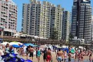Liberoff: aumentó el ingreso de turistas este año, pero bajó el gasto 