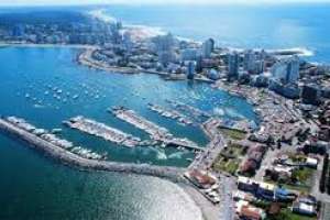 El remarque de precios en Punta del Este no pudo superar al atraso cambiario argentino y se llenó de turistas