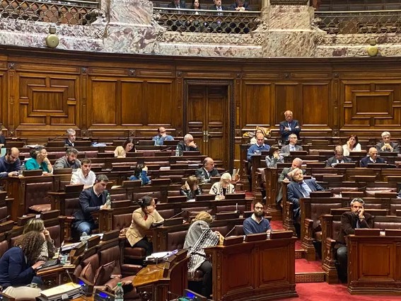 El Frente Amplio impulsa cambio en el Código Civil para reemplazar “buen padre de familia” por otra expresión