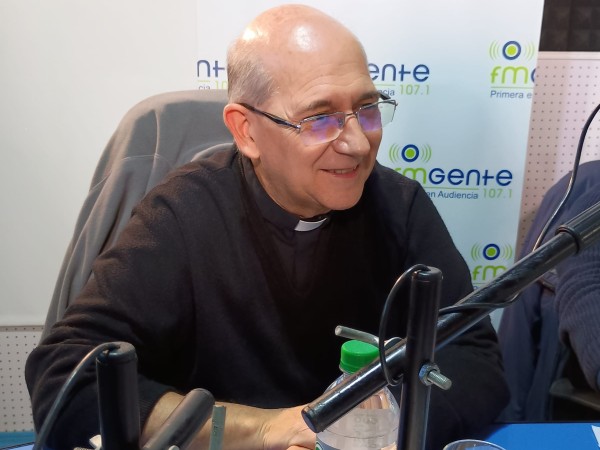 Obispo Tróccoli anunció posible llegada del papa León a Uruguay para 2026