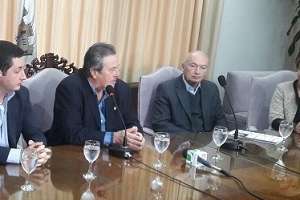 Diez médicos egresados del Claeh empiezan a atender el lunes en las policlínicas municipales