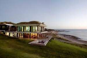 Revista de turismo de lujo destaca al complejo Vik en José Ignacio entre los mejores del mundo