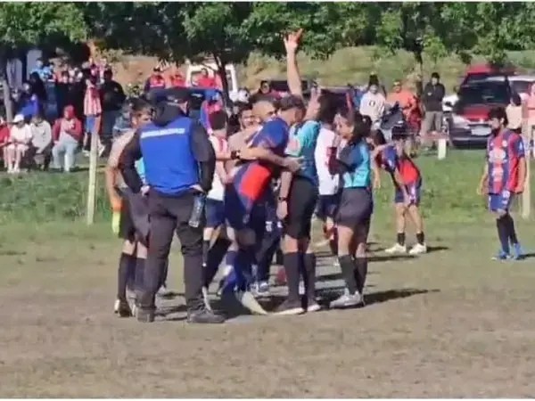 Será formalizado jugador que agredió a arbitro en partido de la Divisional Ascenso