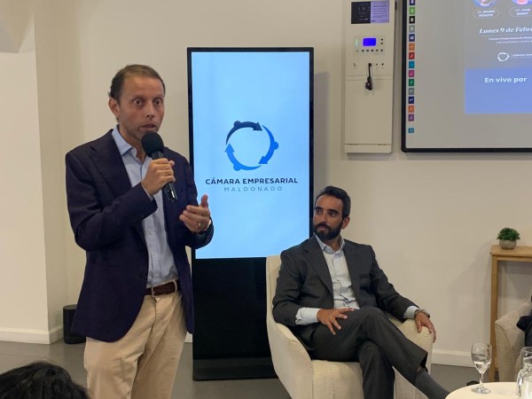 Uruguay tiene un régimen fiscal "que estimula", aseguró economista en coloquio en Cámara Empresarial de Maldonado