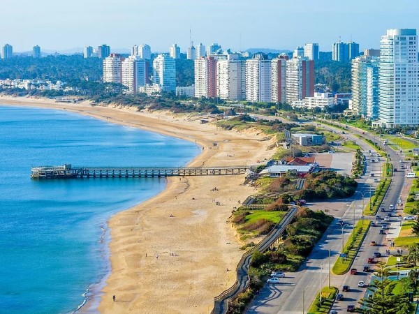 porteros,mucamas,CésarTeijón,PuntadelEste