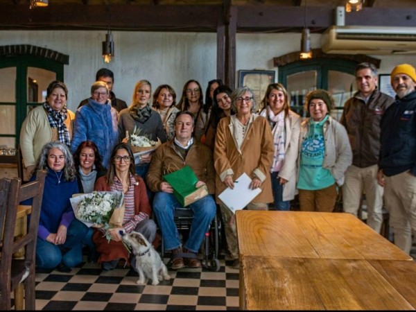 Amores Perros firmó acuerdo con Fundación Laetitia D'Arenberg