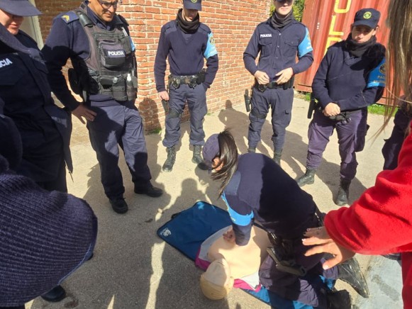 30 funcionarios policiales de Maldonado participaron en jornada de capacitación en RCP
