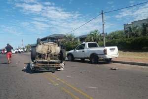 Robó un auto y protagonizó un espectacular accidente en La Barra