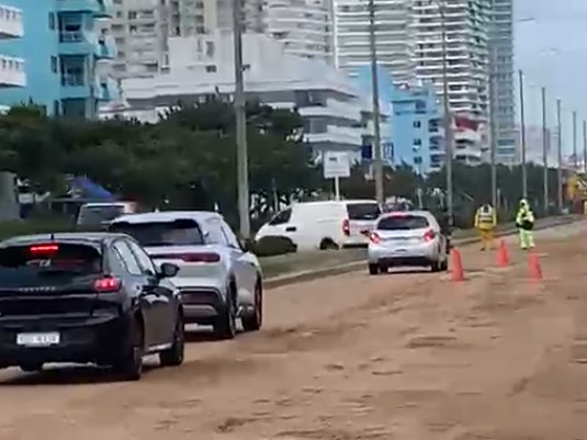 Múltiples daños materiales provocó el temporal que se abatió sobre la zona costera desde la tarde del domingo