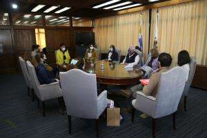 Bentancur recibió a médicos del Claeh que iniciarán pasantías en las policlínicas municipales