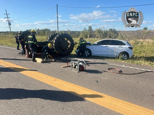 Siniestro de tránsito fatal: volcó un tractor tras colisión y murió su conductor