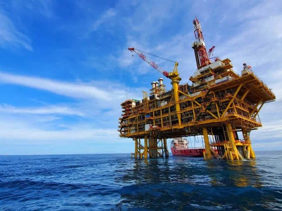Orden judicial, concentración y reunión con ediles: acciones contra la búsqueda de petróleo en aguas uruguayas