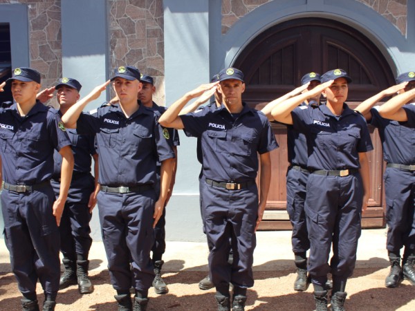 Ministerio del Interior abrió llamado para cubrir 648 vacantes de agentes policiales
