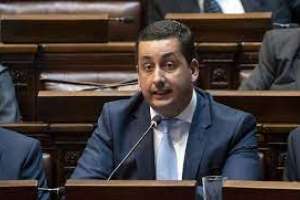Diputado Echeverría presentó proyecto sobre universidades extranjeras en el Uruguay 
