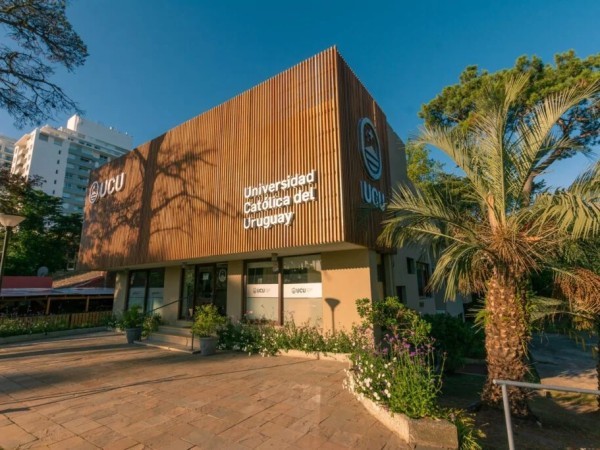 La Universidad Católica del Uruguay permanecerá cerrada este martes en señal de duelo por la muerte del papa Francisco