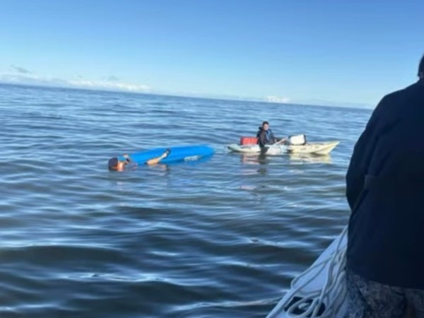 Rescataron a un hombre tras caer de un kayak frente a Punta Colorada; fue asistido y trasladado a puerto