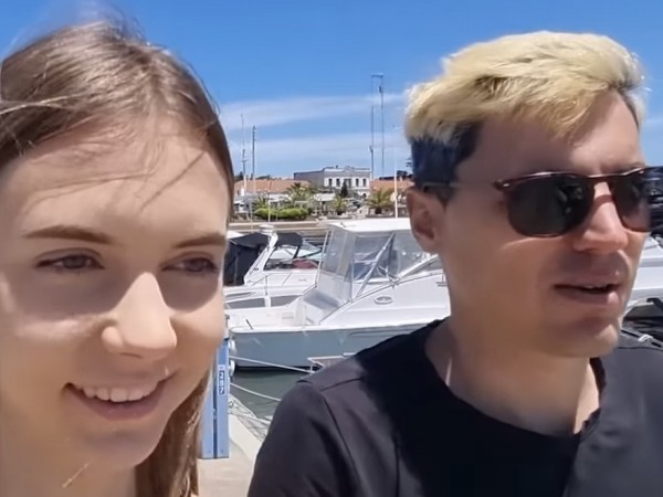 Mientras muchos buscan lujos y fiestas, ellos viven Punta del Este de otra manera: la experiencia de una pareja de creadores de contenido