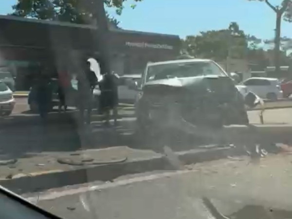 Conductora argentina se durmió al volante y chocó con una columna en Punta del Este
