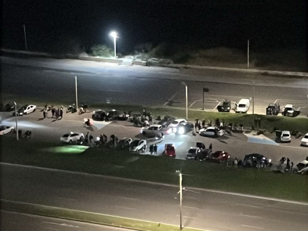 Denuncian picadas y ruidos molestos en Playa Brava: “más de 100 vehículos y cientos de personas”