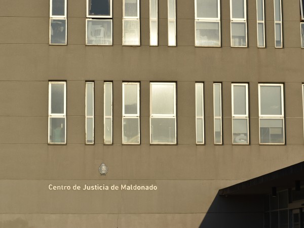 Defensa de policía condenado por lesiones apeló sentencia: la califican de “absolutamente exagerada” y piden absolución