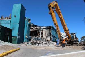 Están en proceso de demolición 4.200 metros cuadrados de Punta Shopping de los sectores afectados; en noviembre estará pronto el nuevo proyecto