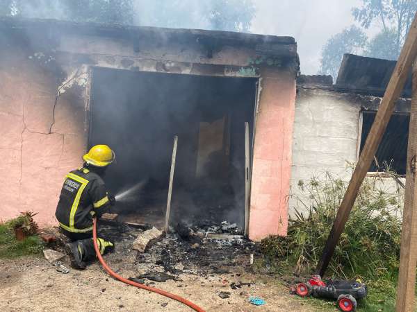 Bomberos dominó incendio en balneario Buenos Aires