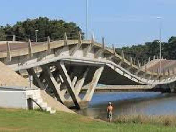 Una mujer encontrada muerta en la zona del puente La Barra