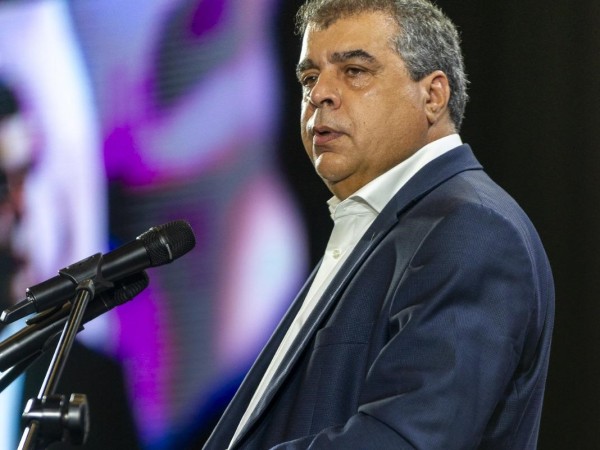 Con record de tickets vendidos, se desarrolló la cena de recaudación de Rodrigo Blás que anunció un parque de nieve para Maldonado