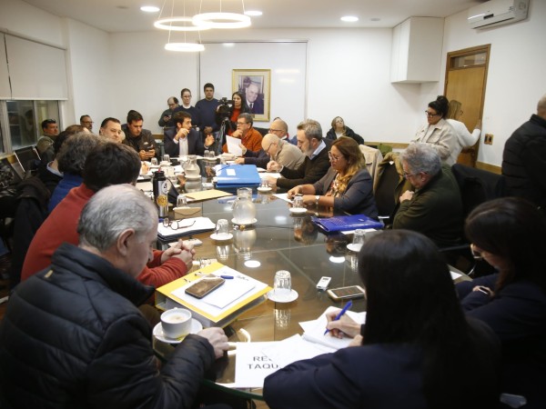 Obras, ambiente y políticas sociales: el equipo económico de la Intendencia explicó en la Junta los cambios de la modificación presupuestal