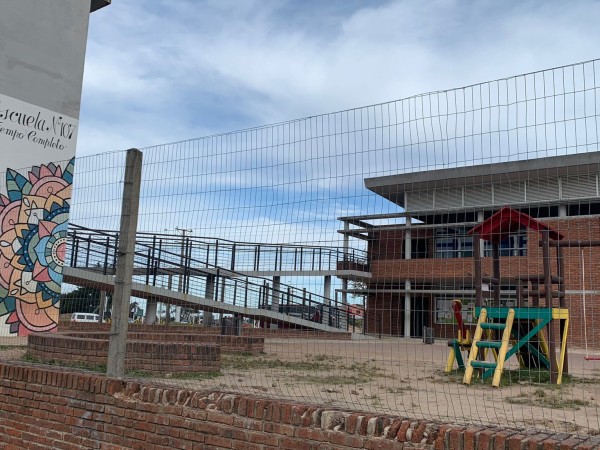 Denuncian falta de maestras en escuela de Cerro Pelado: “Han pasado más de 20 suplentes en el año”