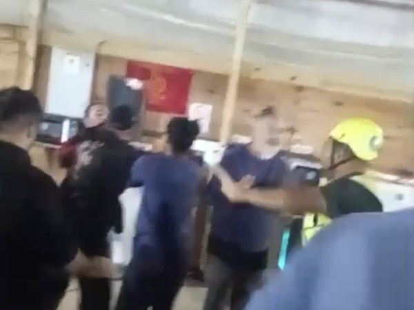 VIDEO: Fuerte enfrentamiento en asamblea del SUNCA